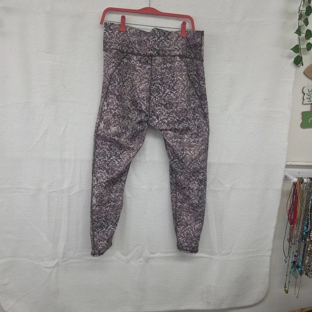 XXL‎ Fabletics High Waisted Animal Print Leggings Brown Snakeskin Pattern